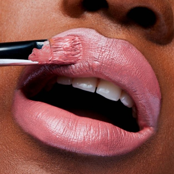 💋 M•A•C Amplified Creme Lipstick 💄 - Picture 11 of 15